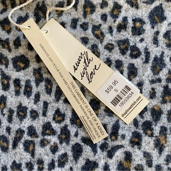 LOVESTITCH Leopard Top Dolman Sleeve Sweater NEW Small Grey Soft - Picture 4 of 10